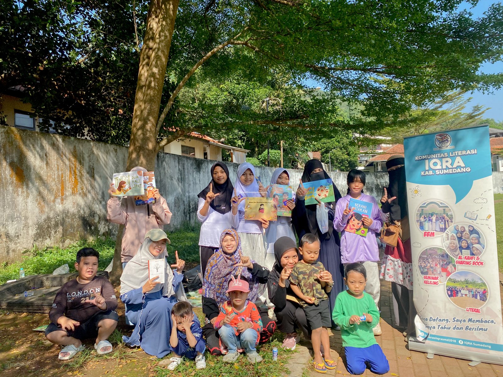 PARTY BOOK LEBIH SERU