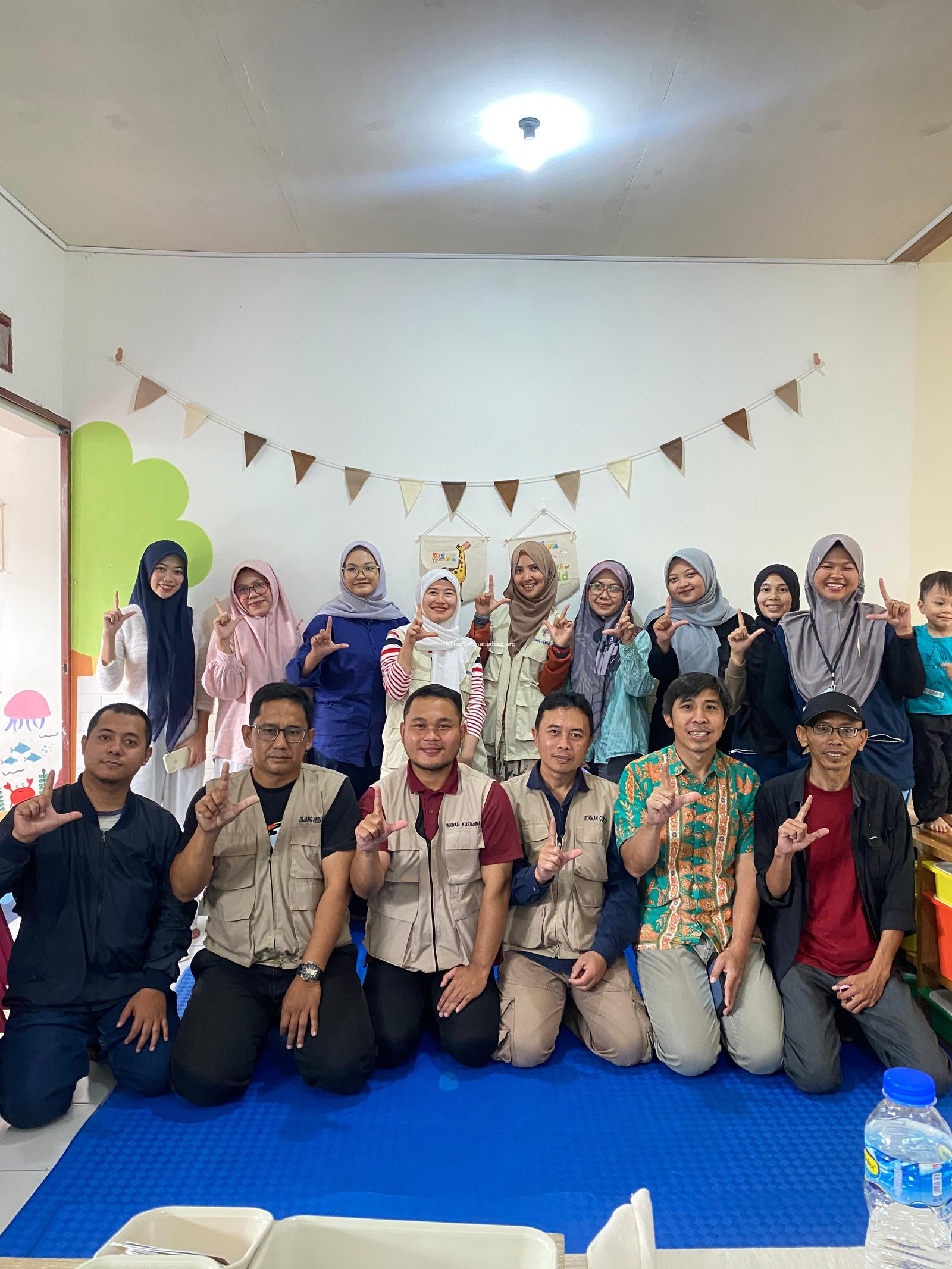 Membumikan Petunjuk, Melangitkan Amalan: Catatan Anjang TBM Sumedang di Riang Cendikia