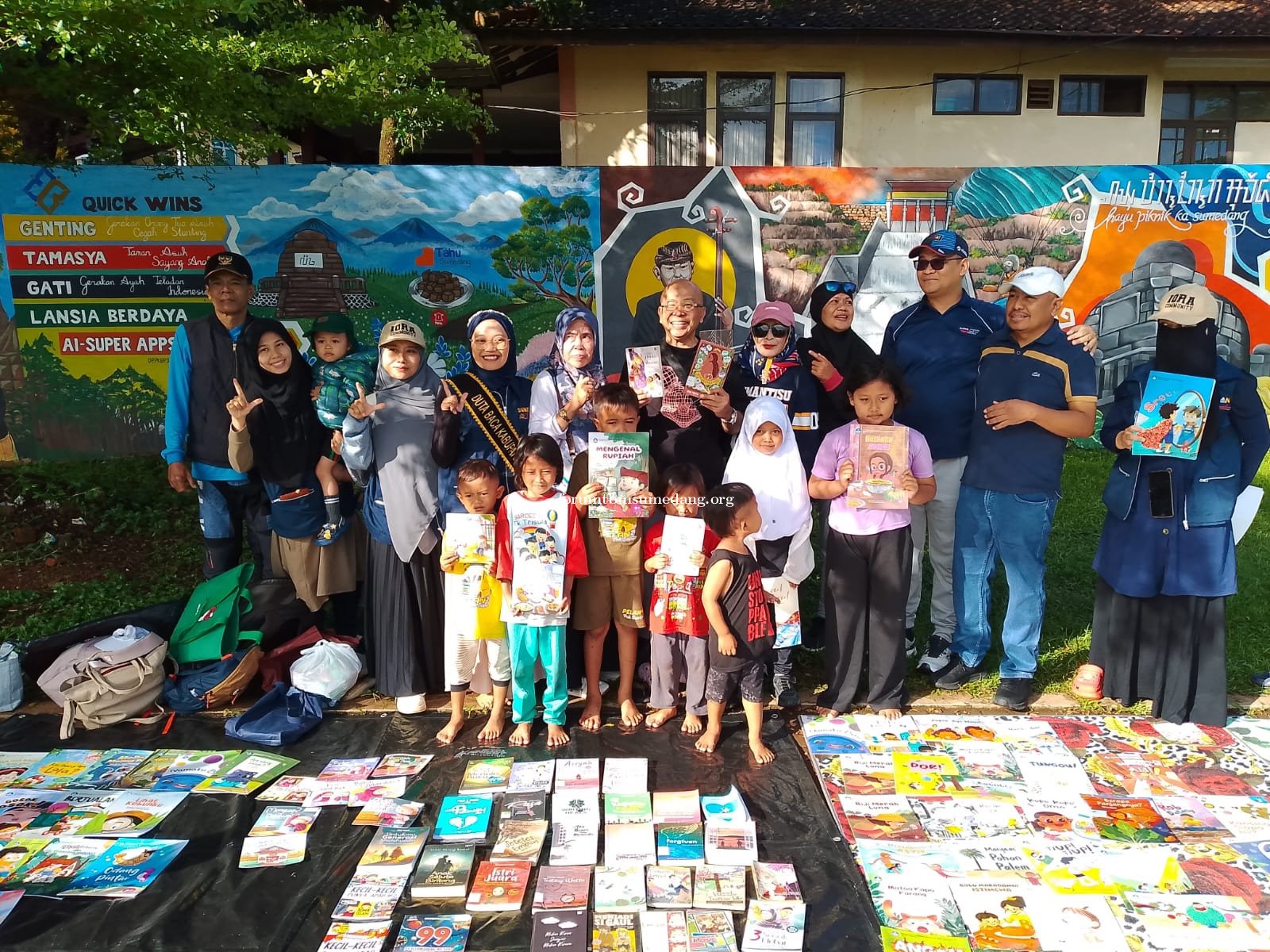 Ratusan Warga Antusias Ikuti Partybook Literasi di Sumedang