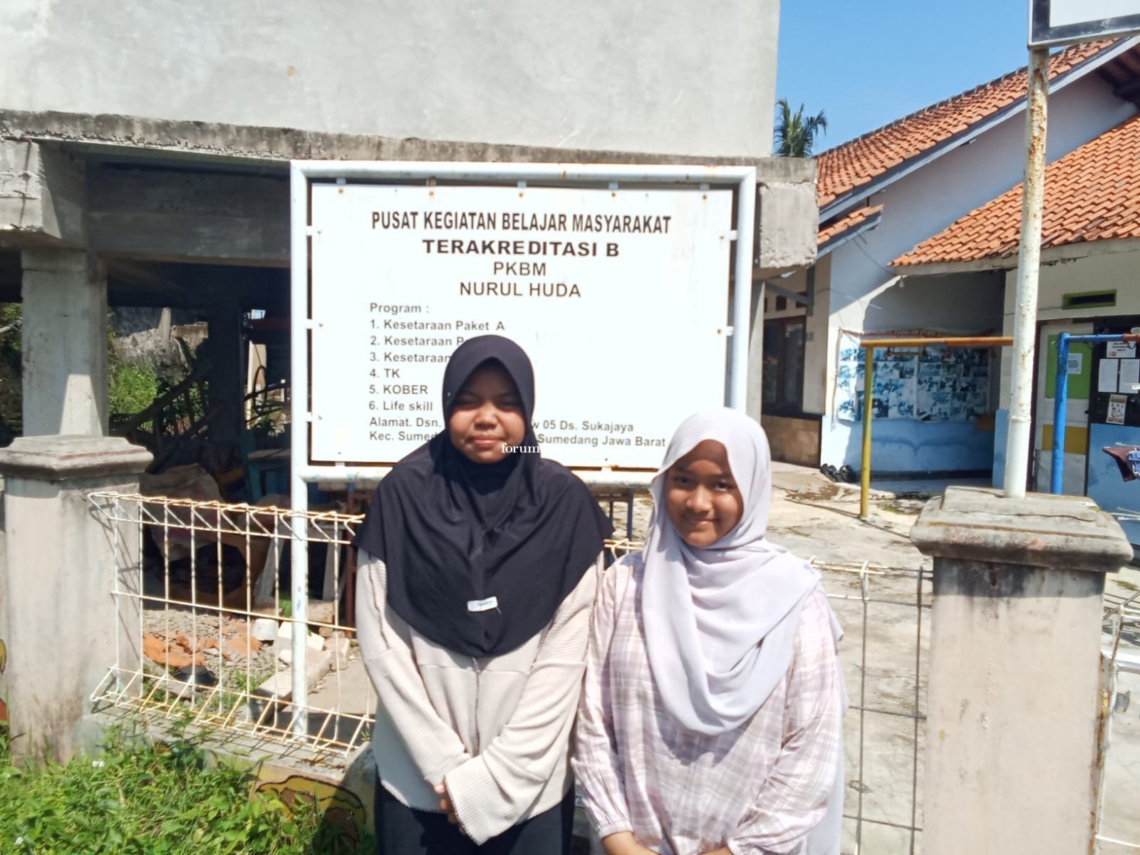 Dari Ruang Kelas ke Dunia Literasi Digital: Dua Siswa MTsS Persis Sumedang Ikuti Lomba Esai TBM Seca