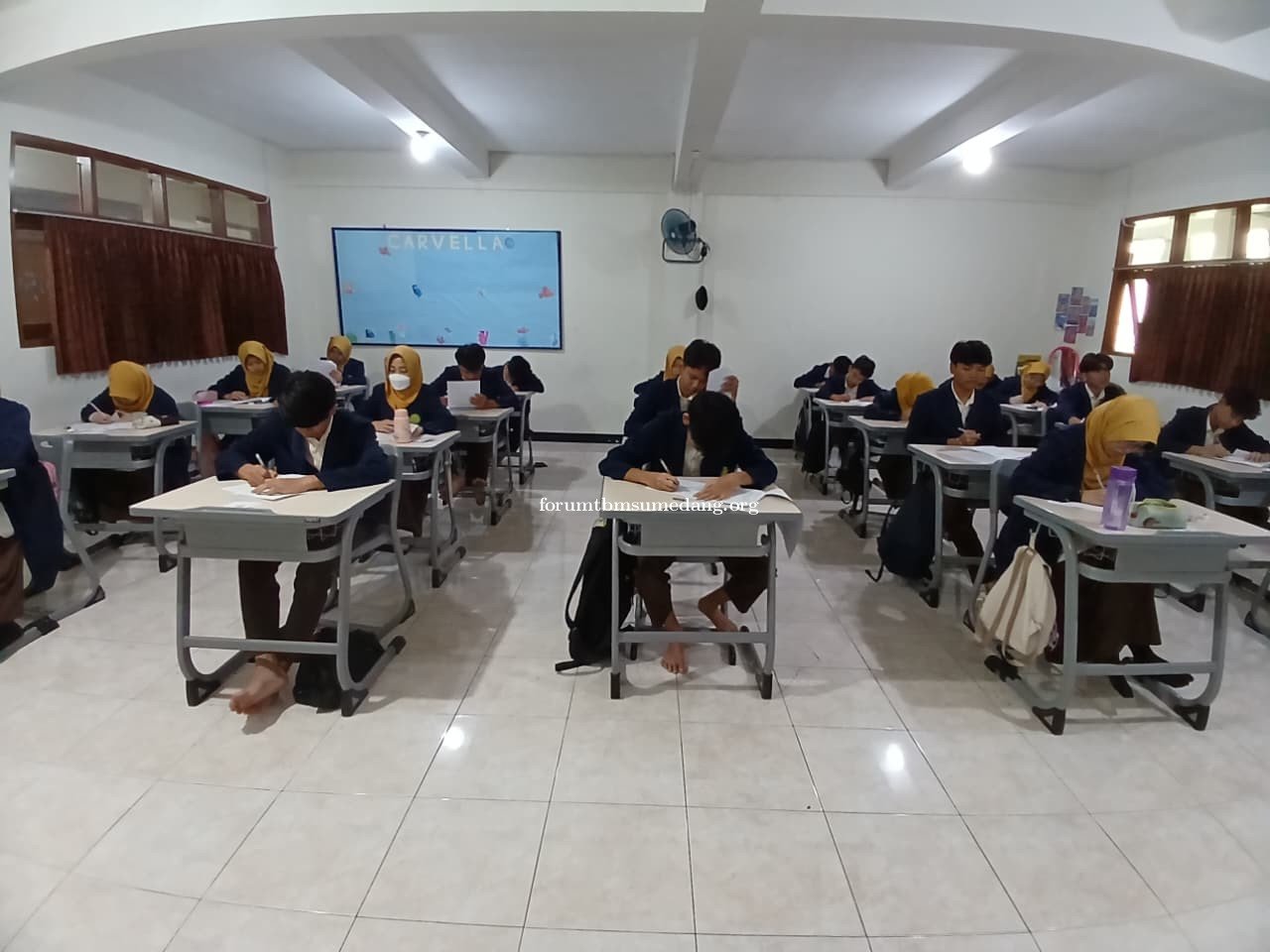 Dari Doa ke Deret Angka: Hari Kedua UM di MTsS Persis Sumedang Penuh Tantangan